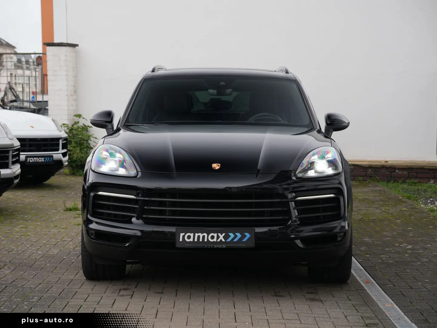 PORSCHE CAYENNE PLATINUM-LUFTF-PANO-HUD-MATRIX-BOSE-21RS
