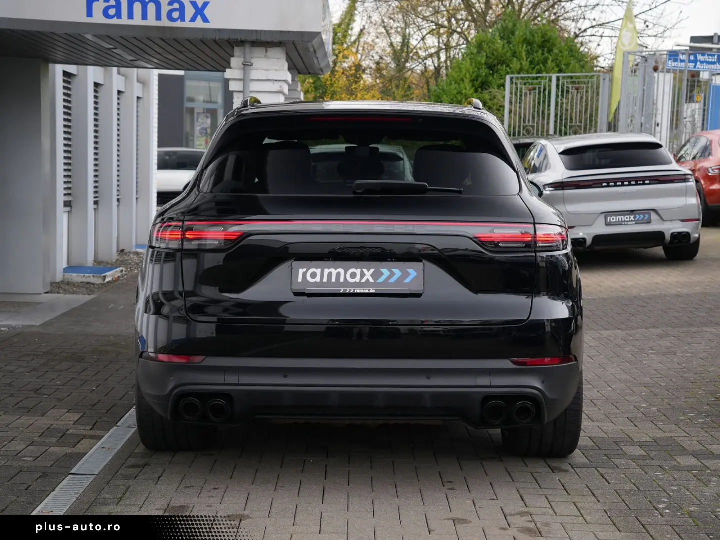 PORSCHE CAYENNE PLATINUM-LUFTF-PANO-HUD-MATRIX-BOSE-21RS