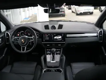 PORSCHE CAYENNE PLATINUM-LUFTF-PANO-HUD-MATRIX-BOSE-21RS