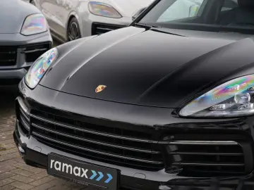 PORSCHE CAYENNE PLATINUM-LUFTF-PANO-HUD-MATRIX-BOSE-21RS