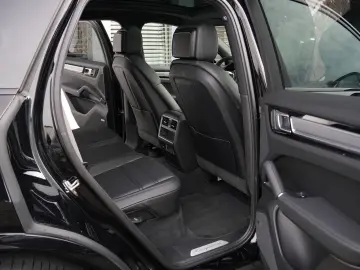 PORSCHE CAYENNE PLATINUM-LUFTF-PANO-HUD-MATRIX-BOSE-21RS