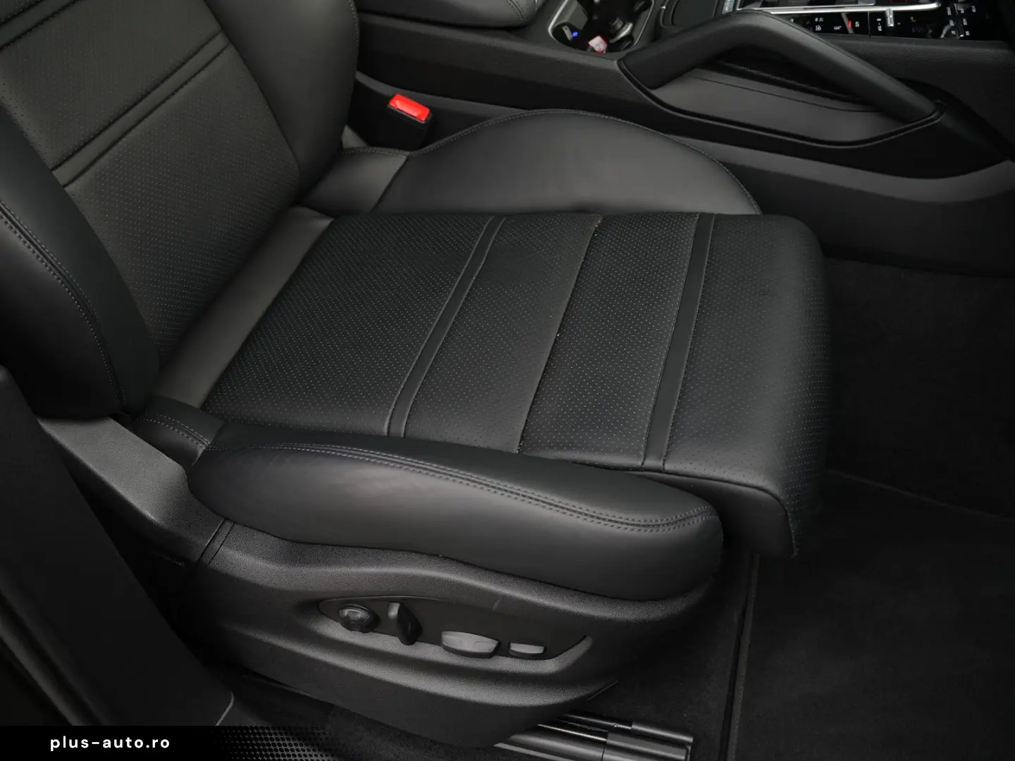 PORSCHE CAYENNE PLATINUM-LUFTF-PANO-HUD-MATRIX-BOSE-21RS