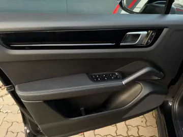 PORSCHE Cayenne Tiptronic S Leder 360 ACC el. Heck