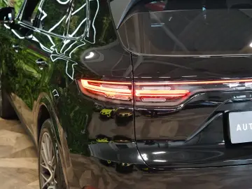 PORSCHE Cayenne PASM TOW APPROVED ACC 59.091€ NETTO