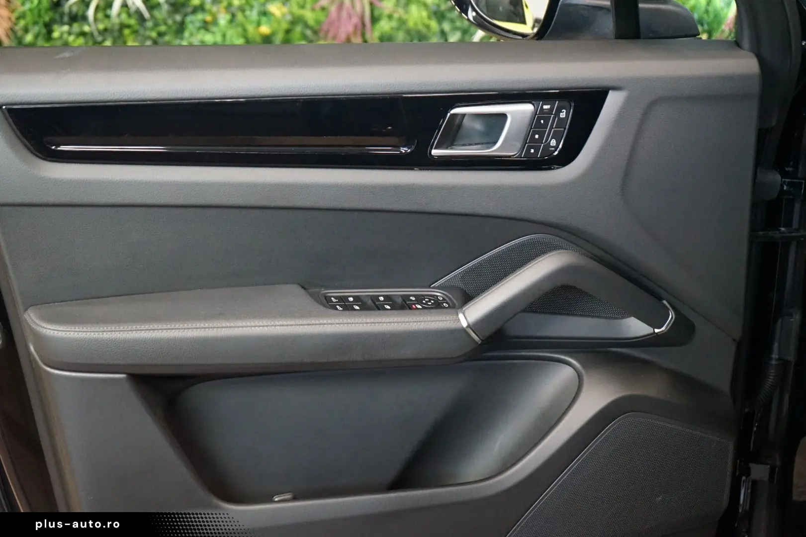 PORSCHE Cayenne PASM TOW APPROVED ACC 59.091€ NETTO