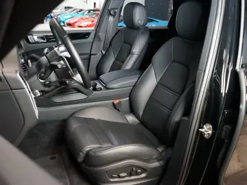 PORSCHE Cayenne PASM TOW APPROVED ACC 59.091€ NETTO