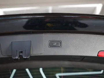 PORSCHE Cayenne PASM TOW APPROVED ACC 59.091€ NETTO