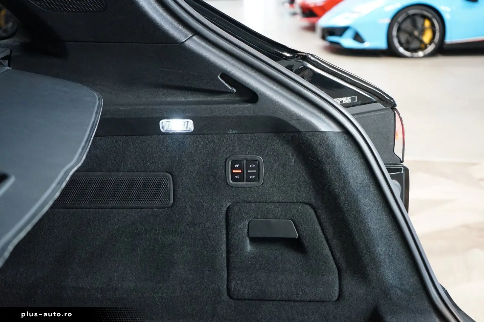 PORSCHE Cayenne PASM TOW APPROVED ACC 59.091€ NETTO