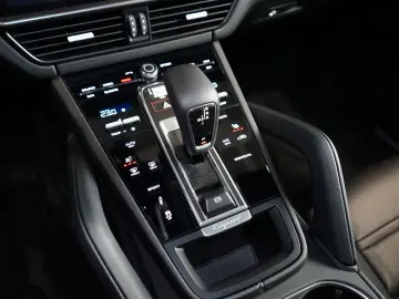 PORSCHE Cayenne PASM TOW APPROVED ACC 59.091€ NETTO