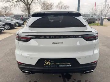 PORSCHE Cayenne Coupe E-Hybrid