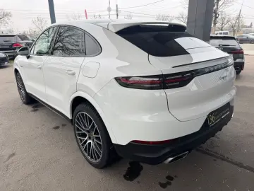 PORSCHE Cayenne Coupe E-Hybrid