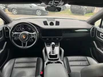 PORSCHE Cayenne Coupe E-Hybrid