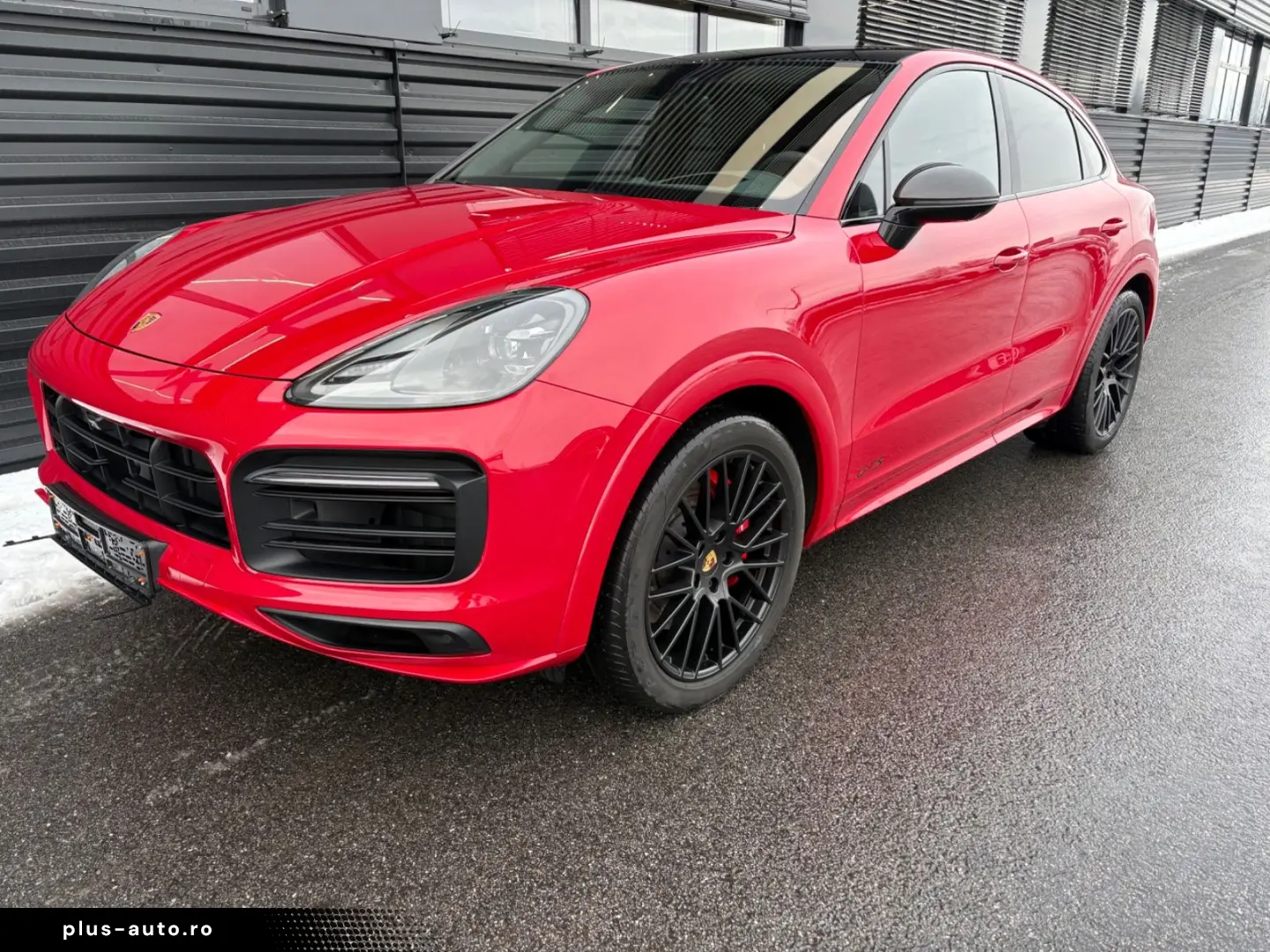 PORSCHE Cayenne GTS Coupe-HEAD UP-KAMINROT-1.HAND