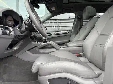 PORSCHE Cayenne GTS Coupe-HEAD UP-KAMINROT-1.HAND