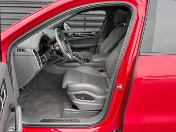 PORSCHE Cayenne GTS Coupe-HEAD UP-KAMINROT-1.HAND