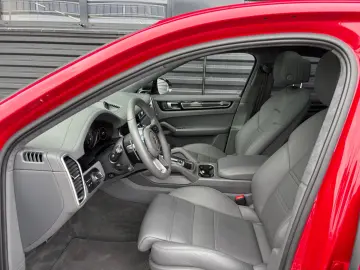 PORSCHE Cayenne GTS Coupe-HEAD UP-KAMINROT-1.HAND