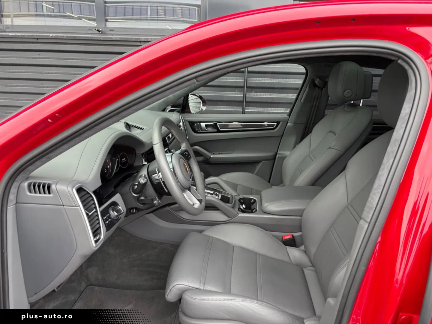 PORSCHE Cayenne GTS Coupe-HEAD UP-KAMINROT-1.HAND