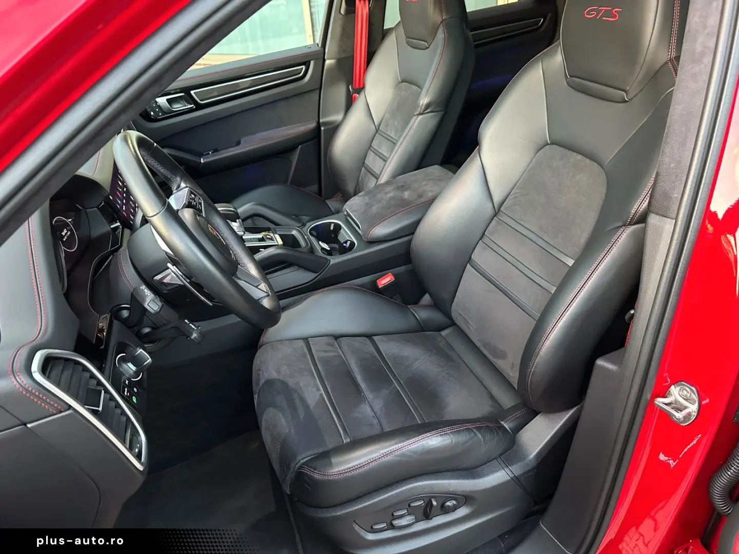 PORSCHE Cayenne Coupe GTS Chrono Pano Carbon HUD 22