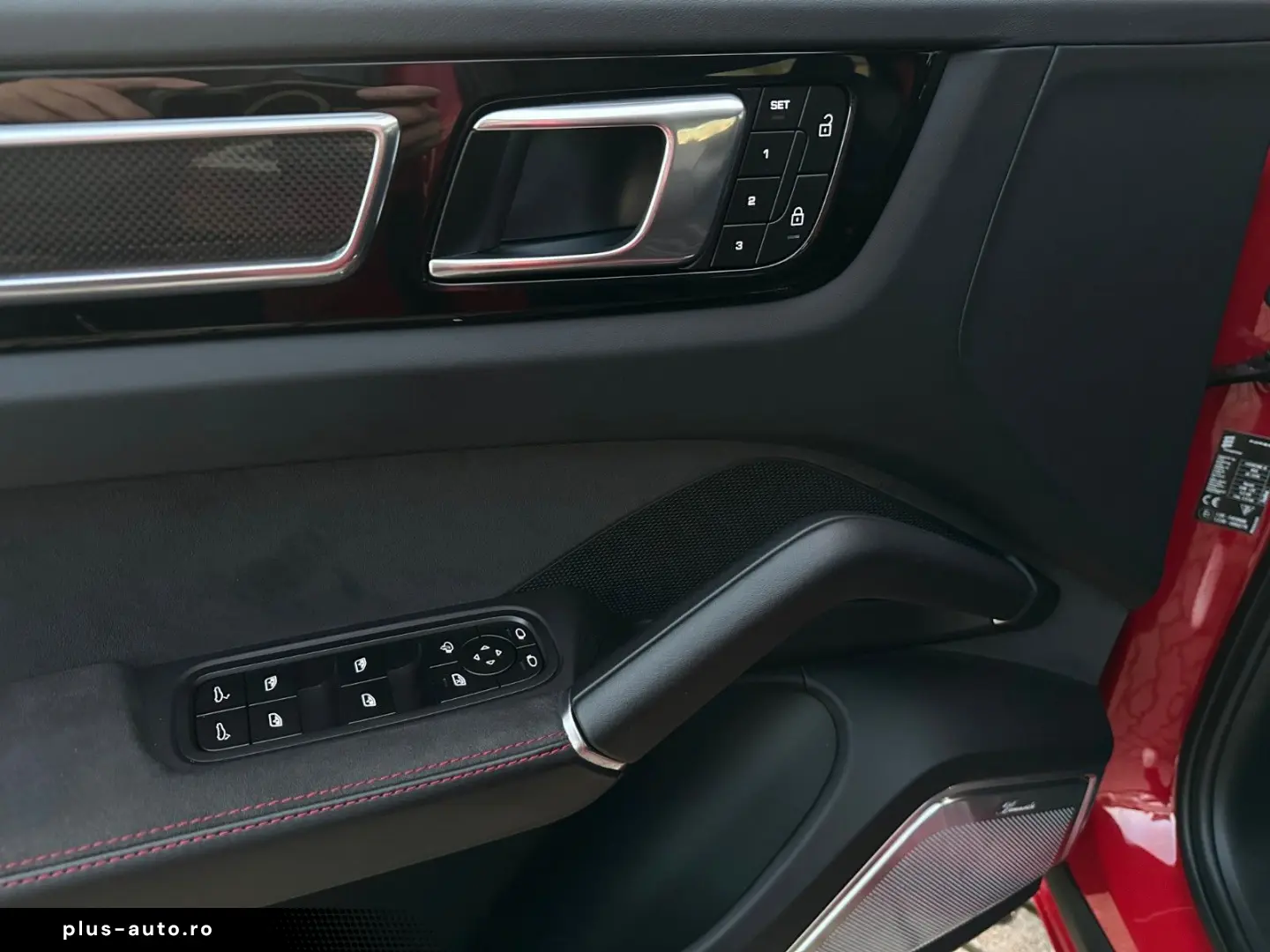 PORSCHE Cayenne Coupe GTS Chrono Pano Carbon HUD 22