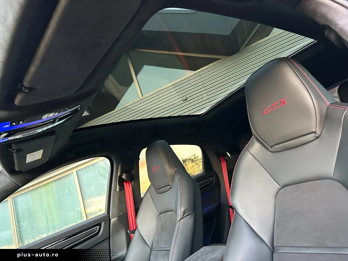 PORSCHE Cayenne Coupe GTS Chrono Pano Carbon HUD 22