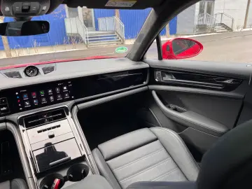 PORSCHE Panamera GTS · Burmester · Panorama · Hinterachs