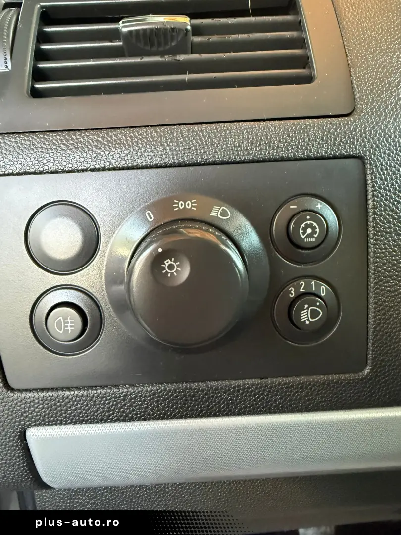 Opel Zafira 1.8 140 CP Euro 4   7 Locuri