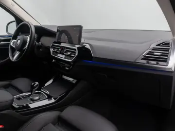 BMW X3 xD20i Kamera DAB Laser HiFi Komfort Sport 18
