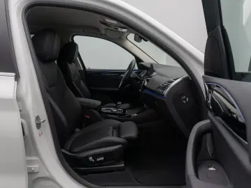 BMW X3 xD20i Kamera DAB Laser HiFi Komfort Sport 18