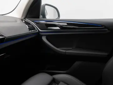 BMW X3 xD20i Kamera DAB Laser HiFi Komfort Sport 18