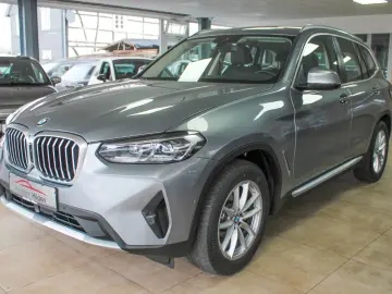 BMW X3 xDrive 20i Automatik Leder Kamera 1.Hand LED