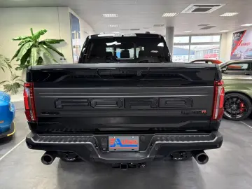 Ford Raptor FORD RAPTOR -R-V8 A SUPRA