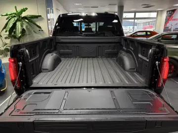 Ford Raptor FORD RAPTOR -R-V8 A SUPRA