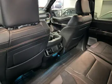 Ford Raptor FORD RAPTOR -R-V8 A SUPRA