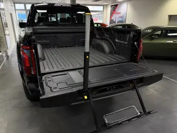 Ford Raptor FORD RAPTOR -R-V8 A SUPRA