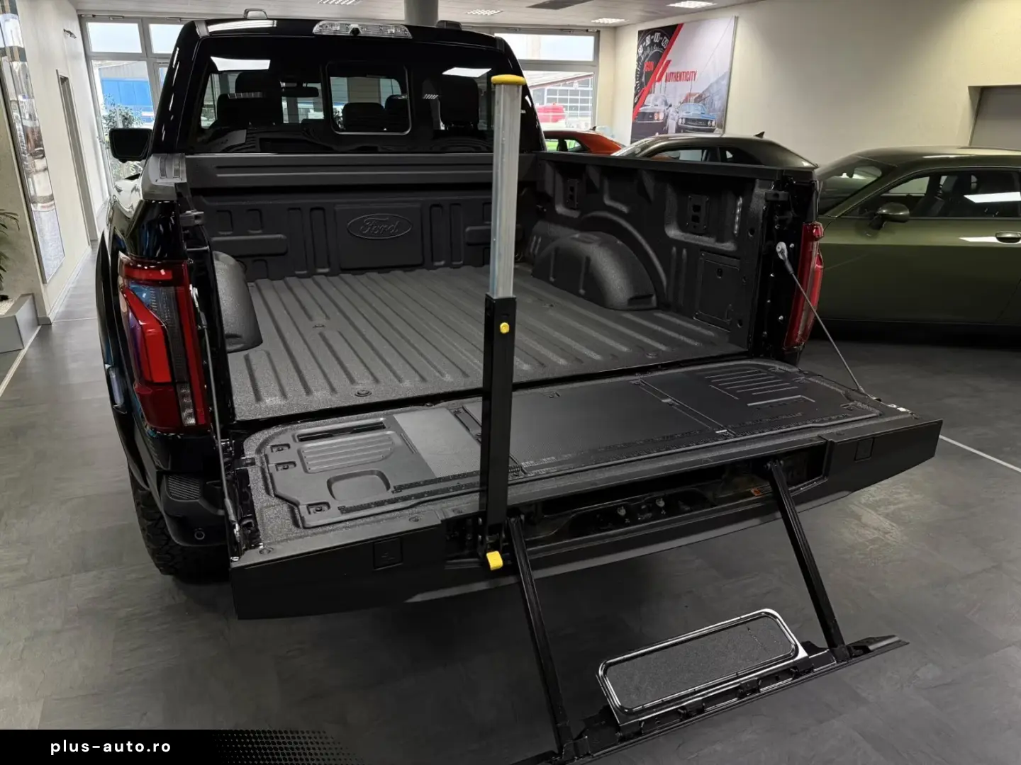 Ford Raptor FORD RAPTOR -R-V8 A SUPRA