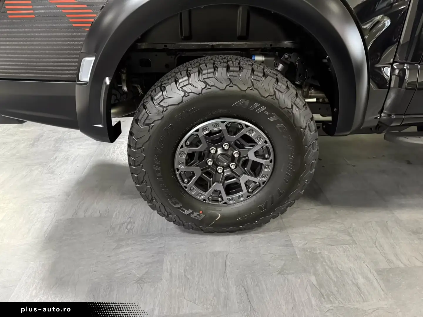 Ford Raptor FORD RAPTOR -R-V8 A SUPRA