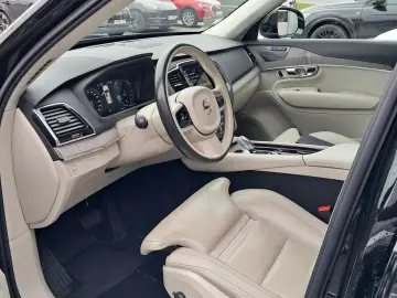 Volvo XC 90 B5 MHEV AWD 5 locuri Momentum