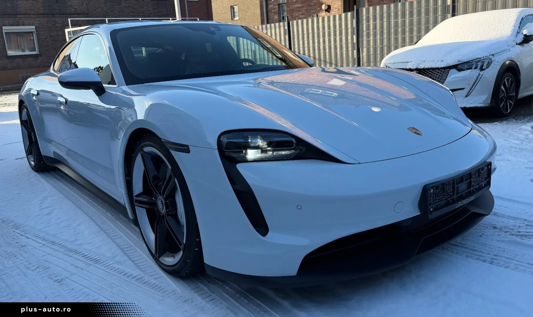 PORSCHE Taycan 4 S Luftfederung 21 Zoll Top Zustand