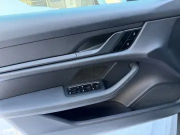 PORSCHE Taycan 4 S Luftfederung 21 Zoll Top Zustand