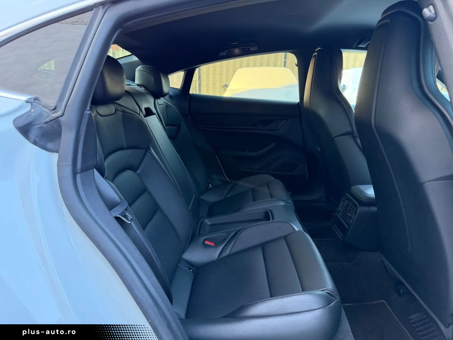 PORSCHE Taycan 4 S Luftfederung 21 Zoll Top Zustand