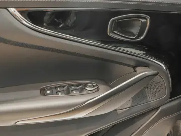 ASTON MARTIN DBX 707 MY 2025