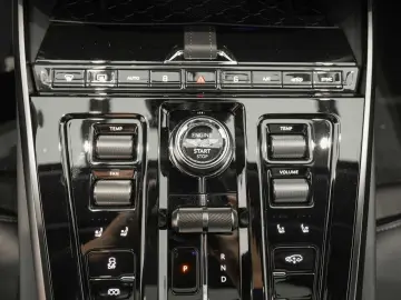 ASTON MARTIN DBX 707 MY 2025