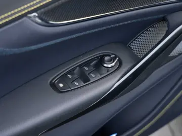 ASTON MARTIN DBX 707 V8 4x4 MY25 Vorführwagen