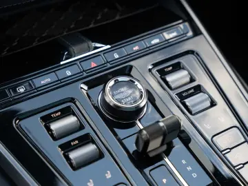 ASTON MARTIN DBX 707 V8 4x4 MY25 Vorführwagen