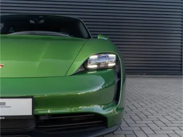 PORSCHE Taycan Basis 20'' LED Head-Up Display uvm.