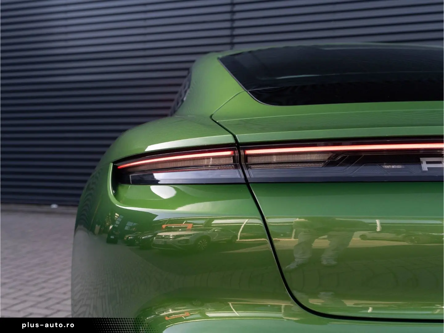 PORSCHE Taycan Basis 20'' LED Head-Up Display uvm.