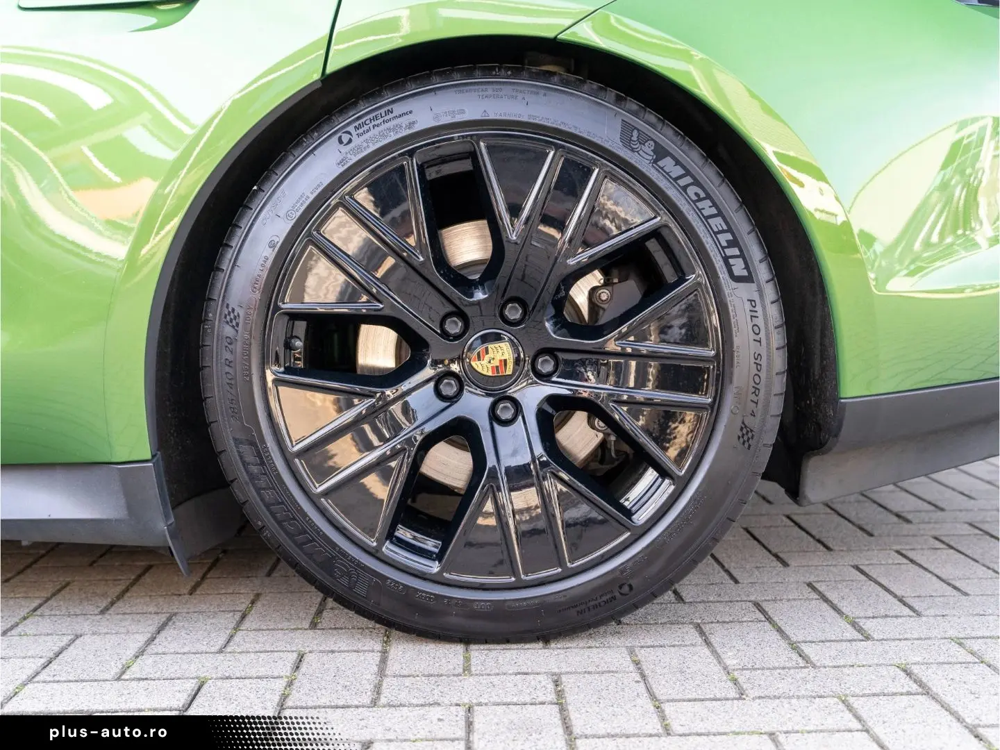 PORSCHE Taycan Basis 20'' LED Head-Up Display uvm.