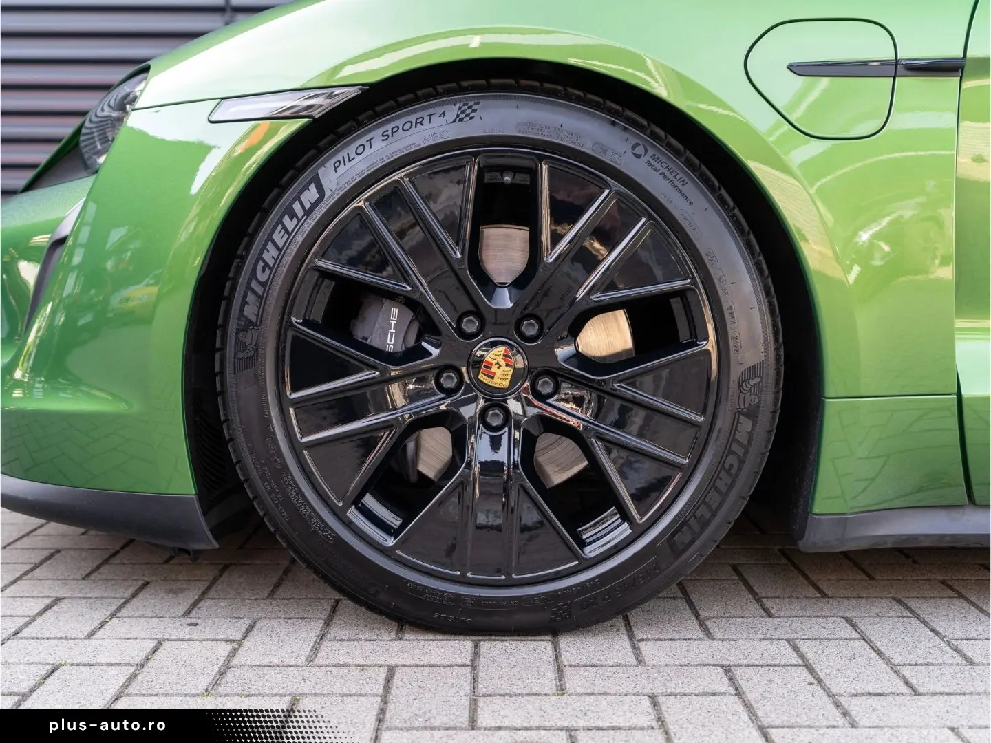 PORSCHE Taycan Basis 20'' LED Head-Up Display uvm.