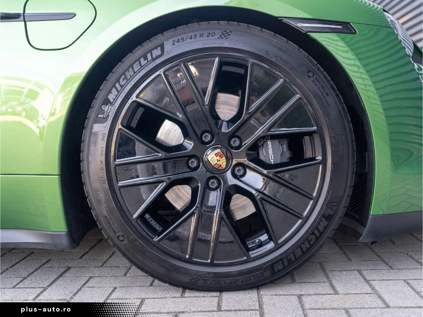 PORSCHE Taycan Basis 20'' LED Head-Up Display uvm.