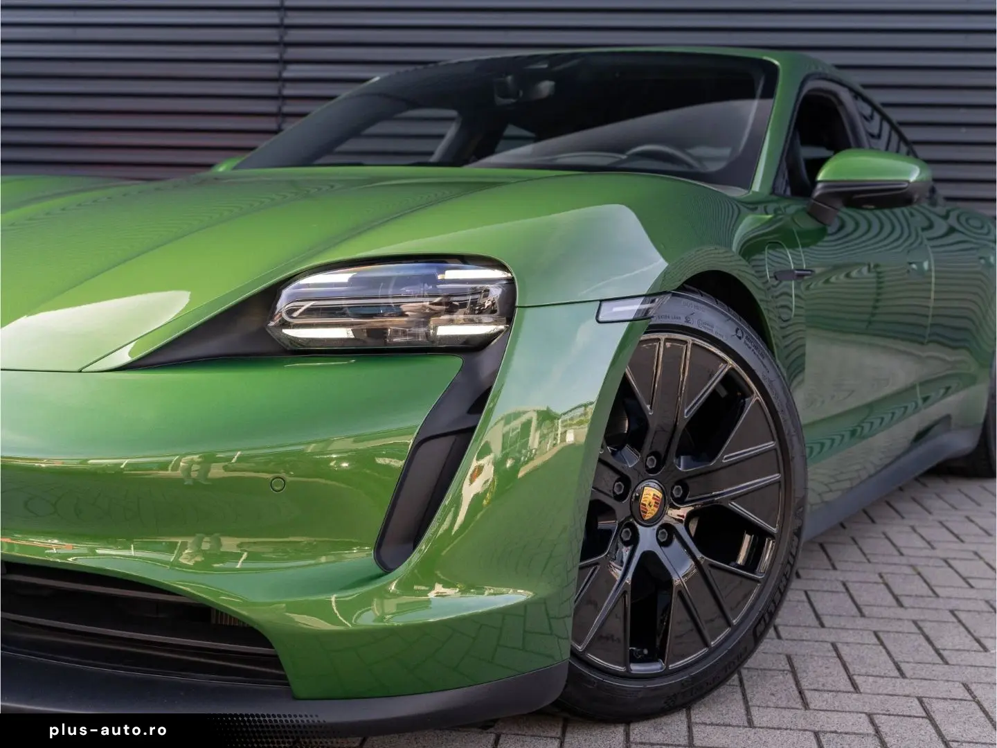 PORSCHE Taycan Basis 20'' LED Head-Up Display uvm.